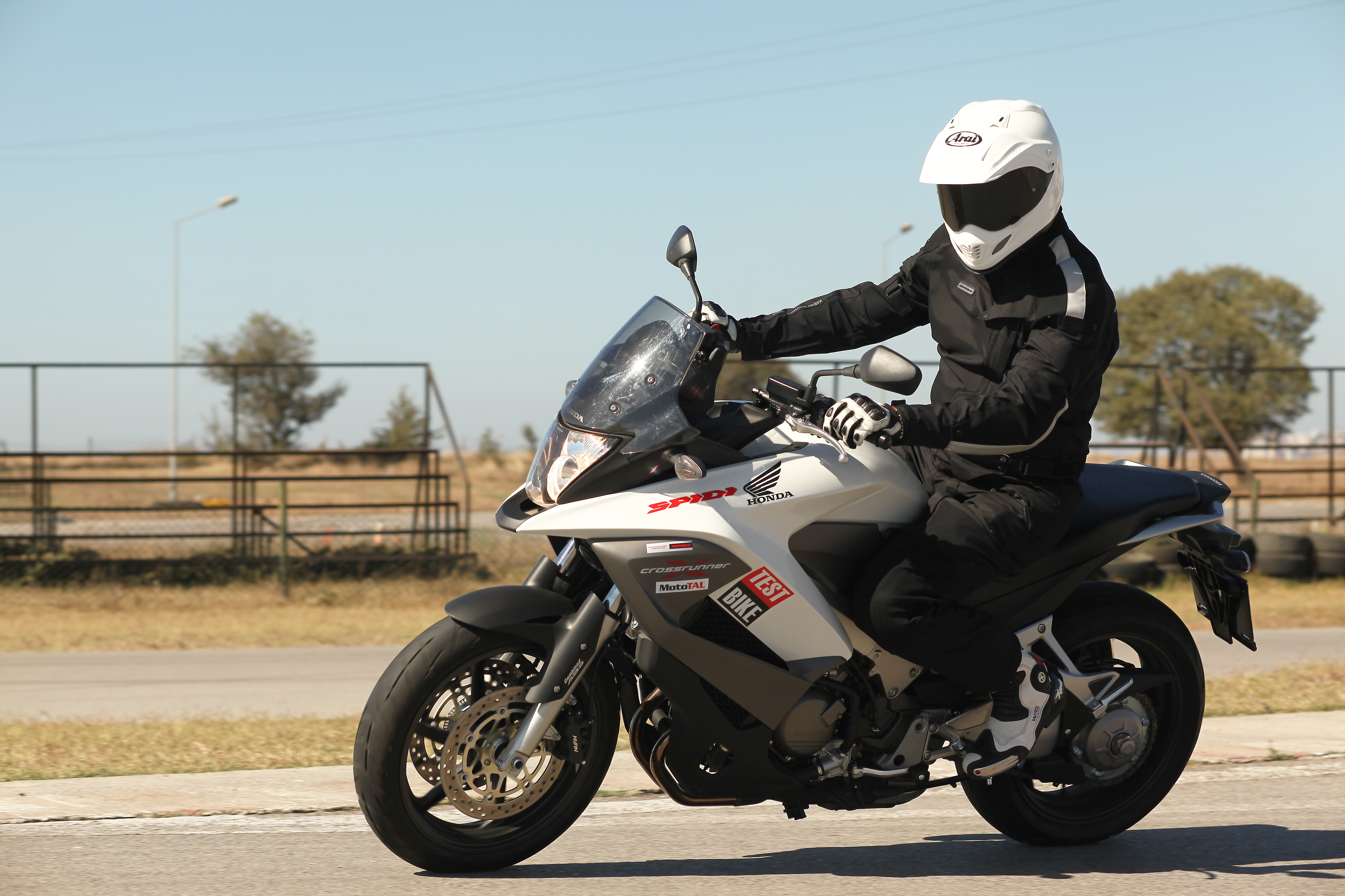 Honda vfr800x crossrunner: review, history, specs - bikeswiki.com, japanese motorcycle encyclopedia