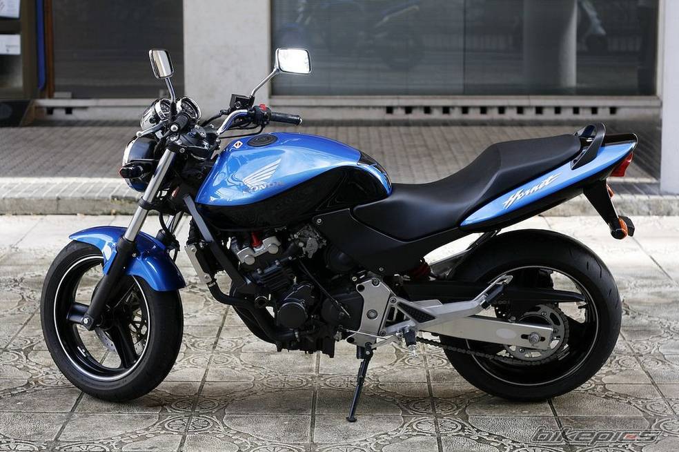 Обзор мотоцикла honda hornet 250 (cb 250 f) — bikeswiki - энциклопедия японских мотоциклов