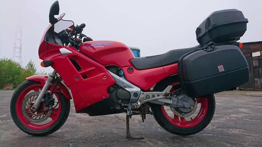 Мотоцикл st 700i (2011): технические характеристики, фото, видео