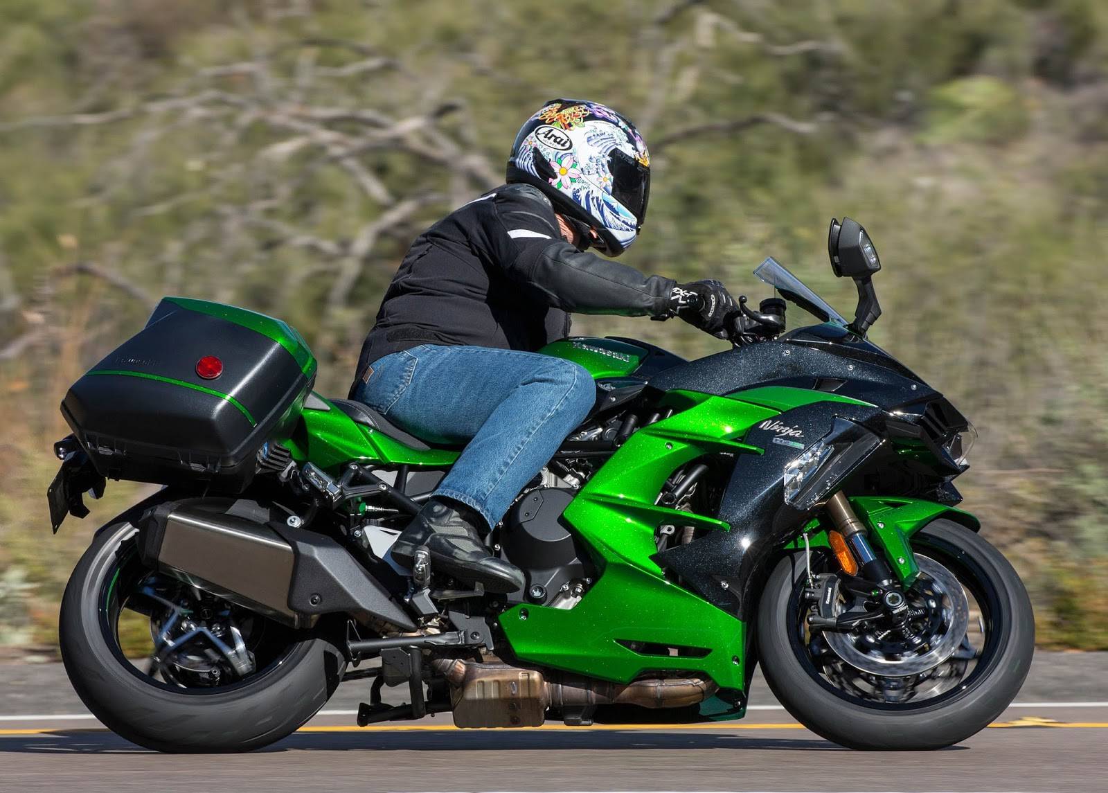 Мотоциклы kawasaki - зеленый символ силы и скорости - motonoob.ru