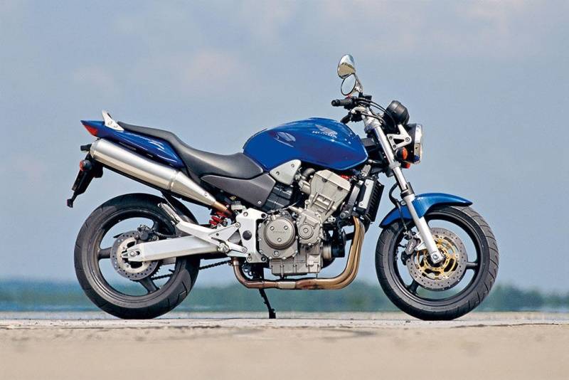 Тест-драйв мотоцикла Honda CB900F Hornet