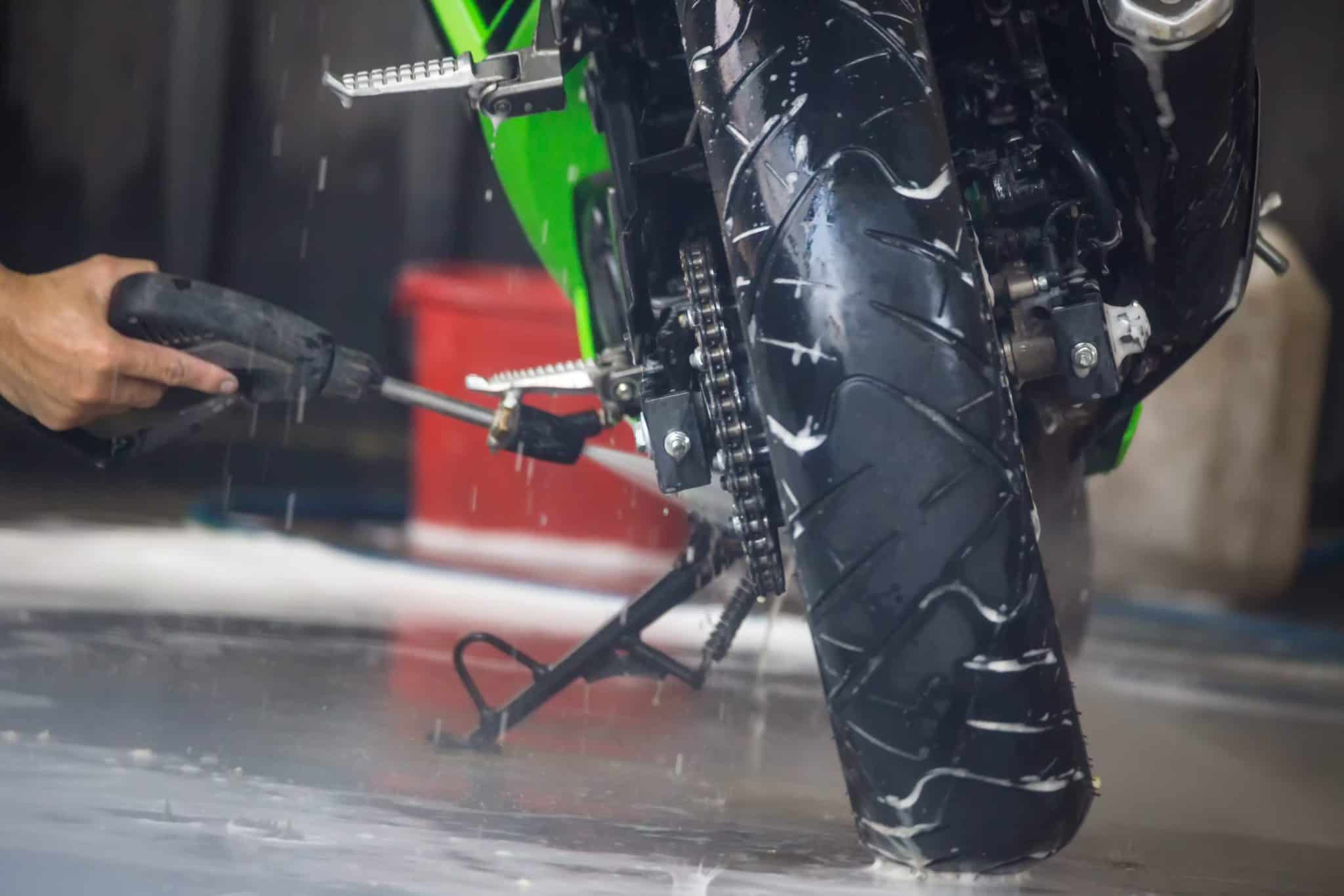 Как мыть мотоцикл правильно? стоит ли мыть мотоцикл под напором? как сделать это правильно?
