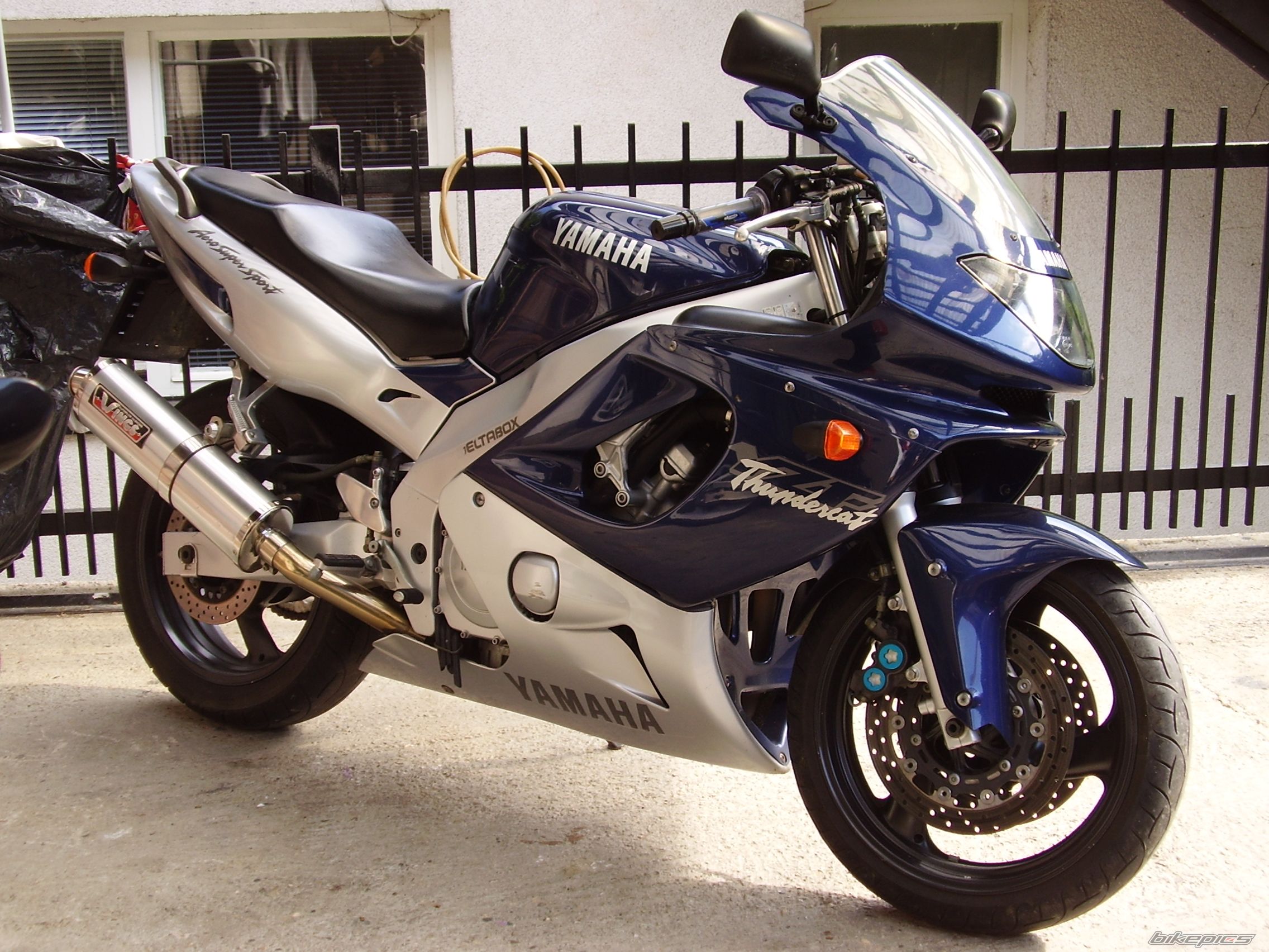 Yamaha yzf 600 r thundercat - отличный спортивный мотоцикл