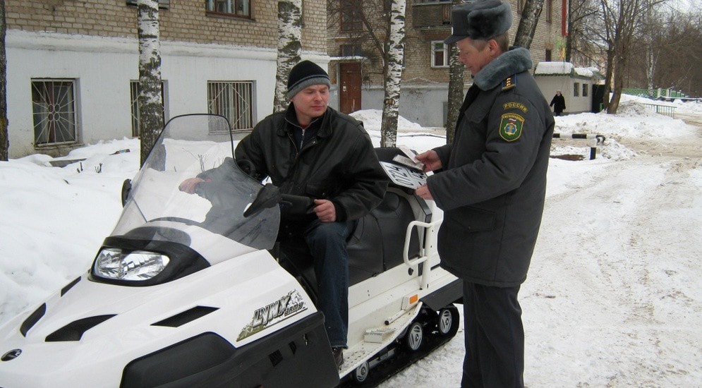 Как получить водительское удостоверение на снегоход?