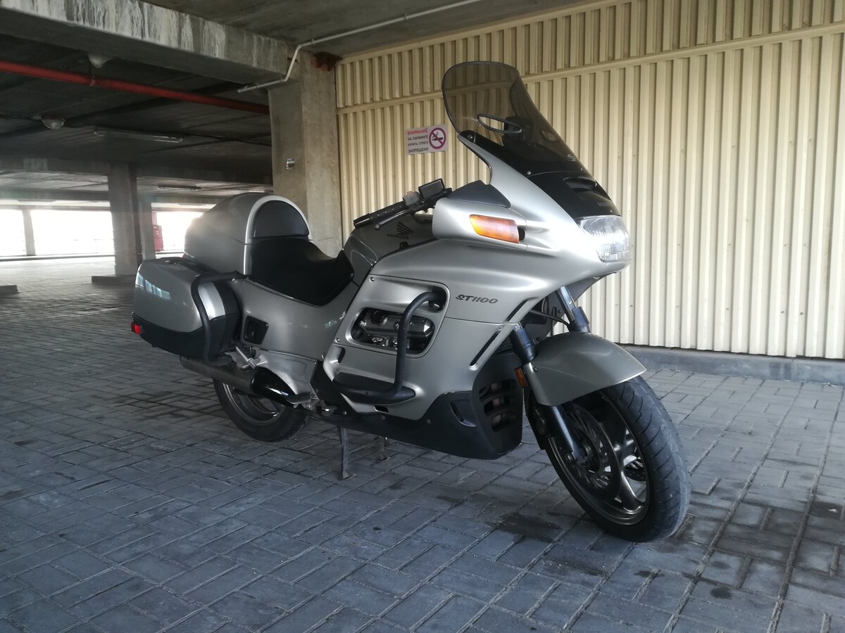 Мотоцикл хонда пан европа 1100