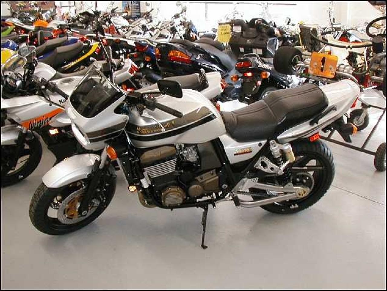 Kawasaki zrx 1200 - неплохой дорожный мотоцикл от кавасаки