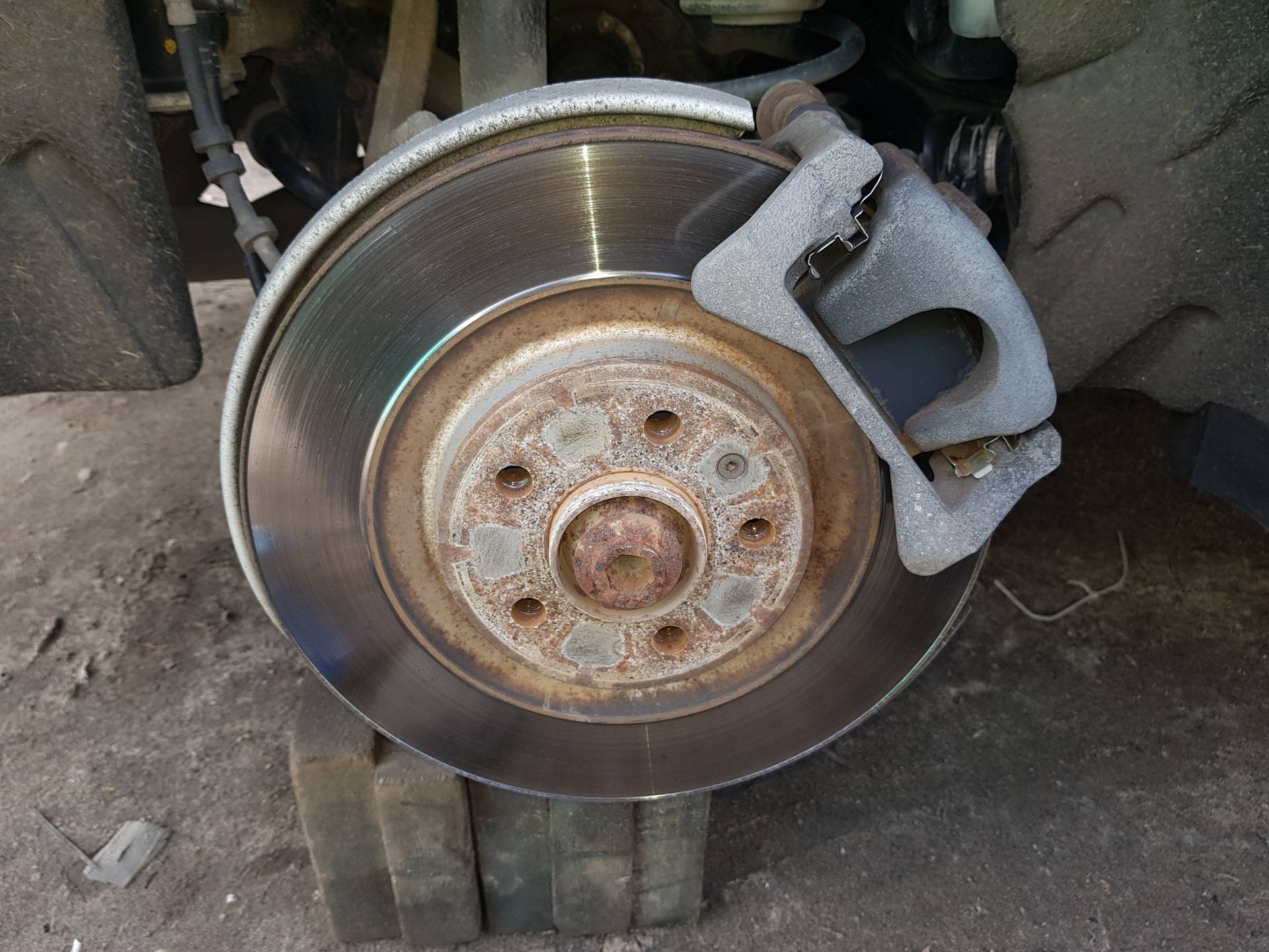 Дефектовка тормозных дисков, ремонт главных и рабочих тормозных цилиндров