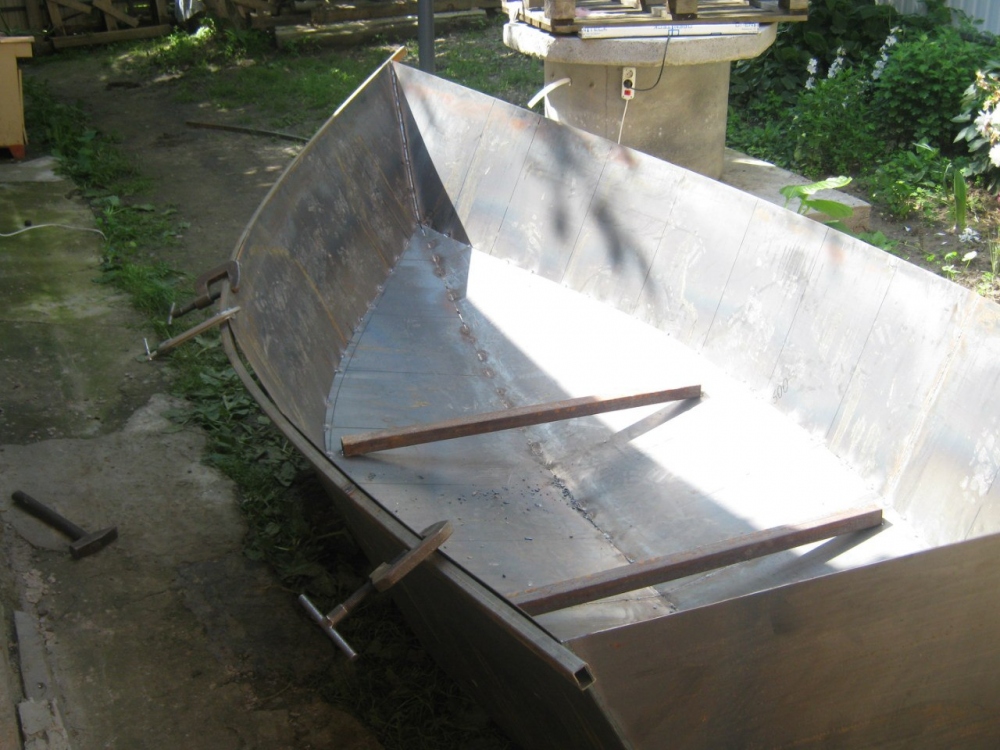 Лодка-плоскодонка своими руками (из фанеры, досок, алюминиевая): чертежи, чем лучше килевой