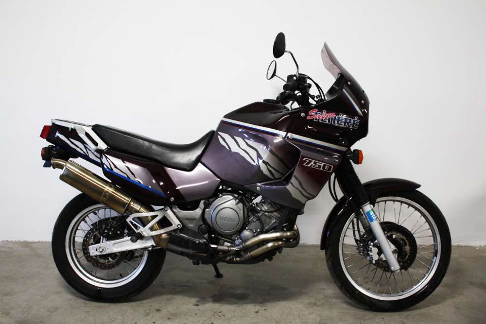 Тест-драйв мотоцикла Yamaha XTZ750 Super Tenere