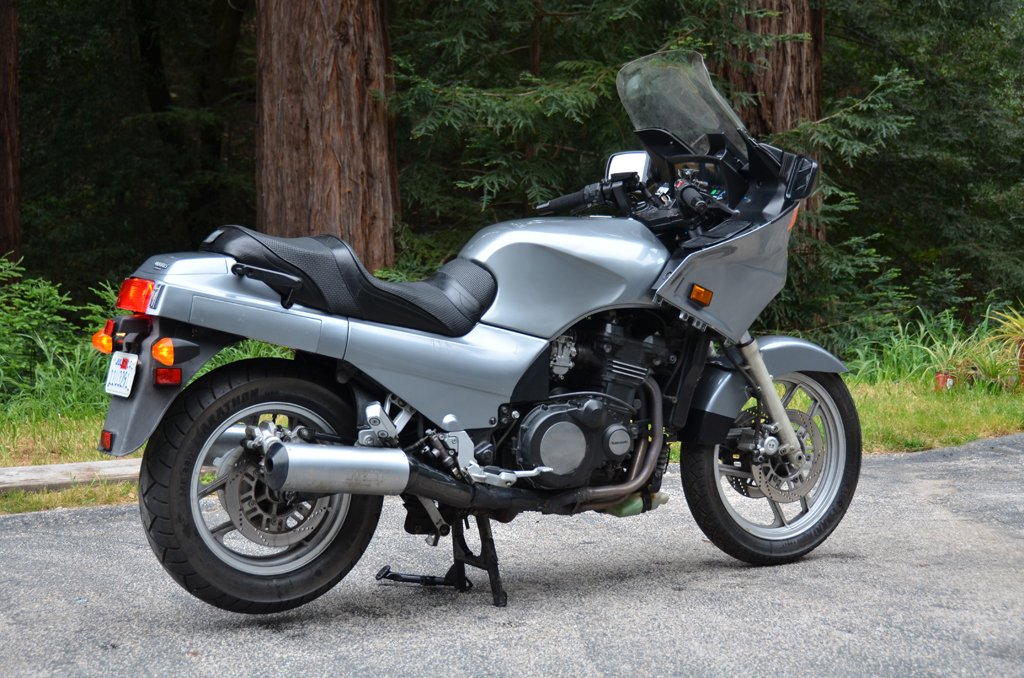 Обзор мотоцикла kawasaki gpz1000rx (ninja 1000r) — bikeswiki - энциклопедия японских мотоциклов