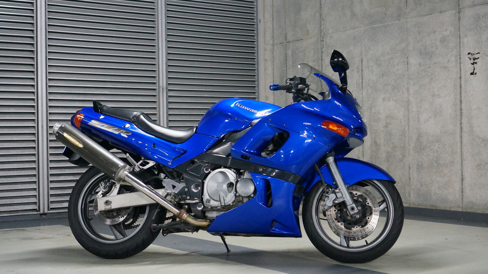 Мотоцикл kawasaki zrx 400: обзор, технические характеристики 