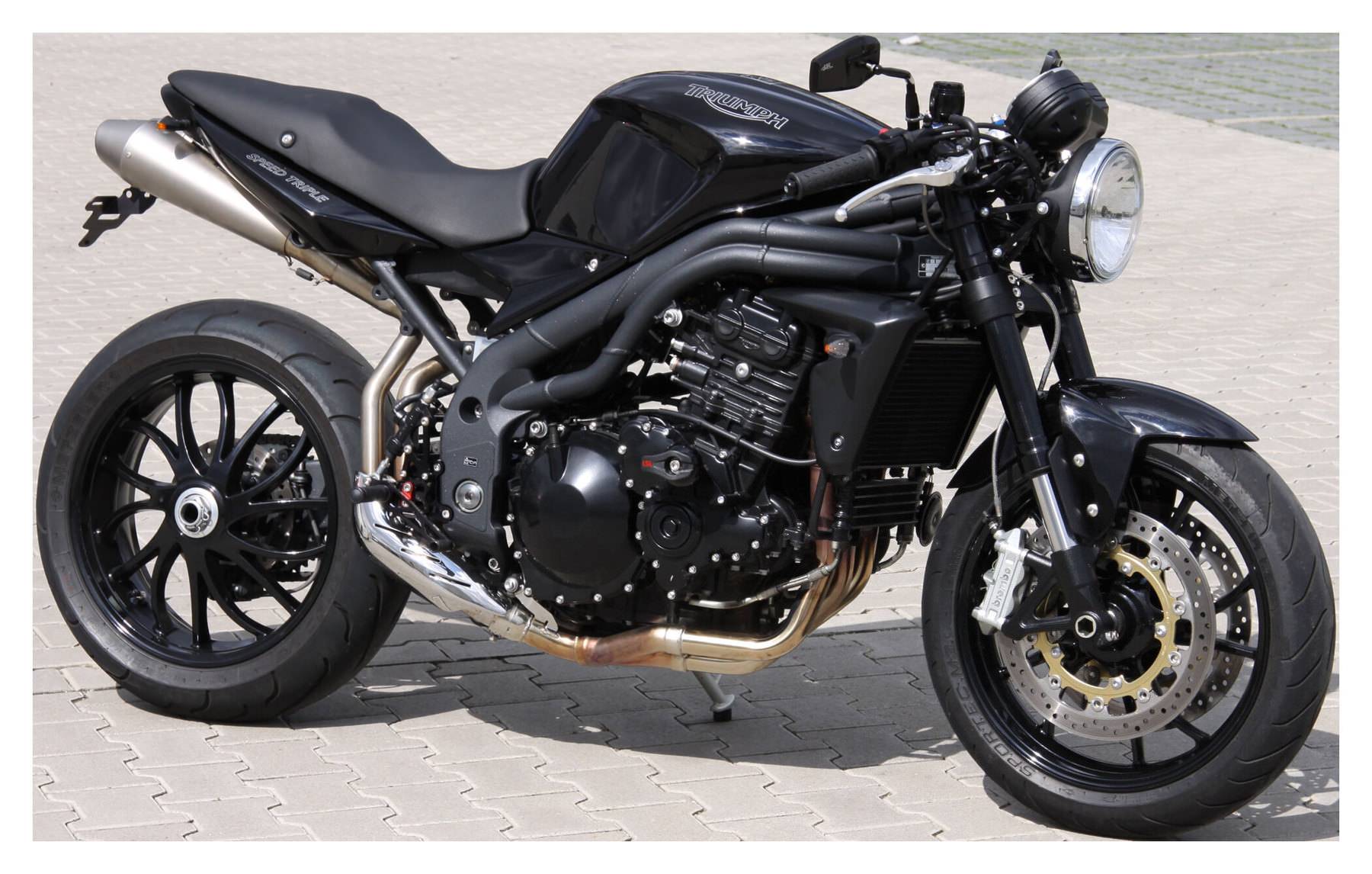 Triumph speed triple. Мотоцикл Triumph Speed Triple. Триумф стрит трипл 1050. Triumph Speed Triple 2009. Triumph Speed Triple 675.