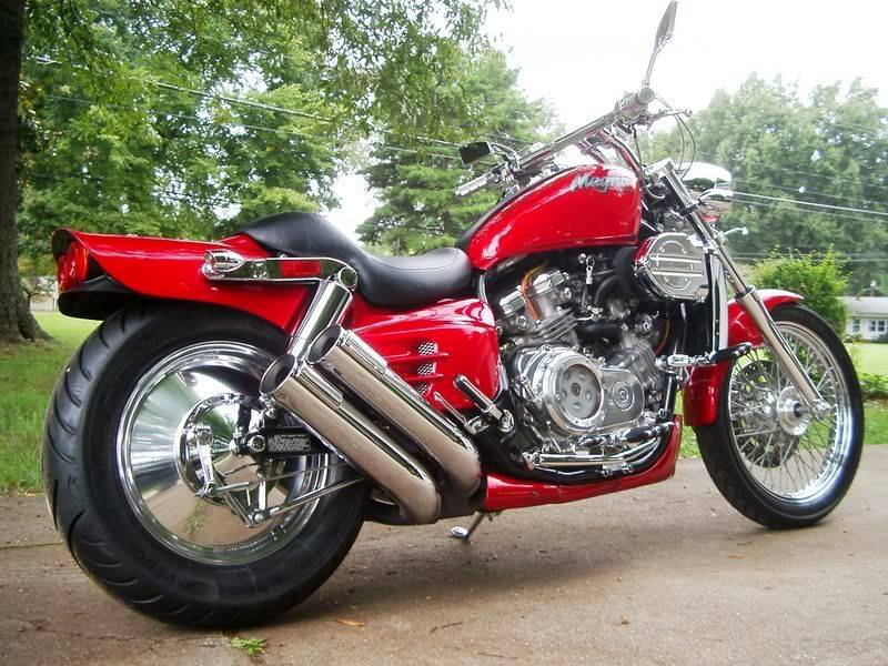 Стильный и надежный мотоцикл honda magna 750 v45.