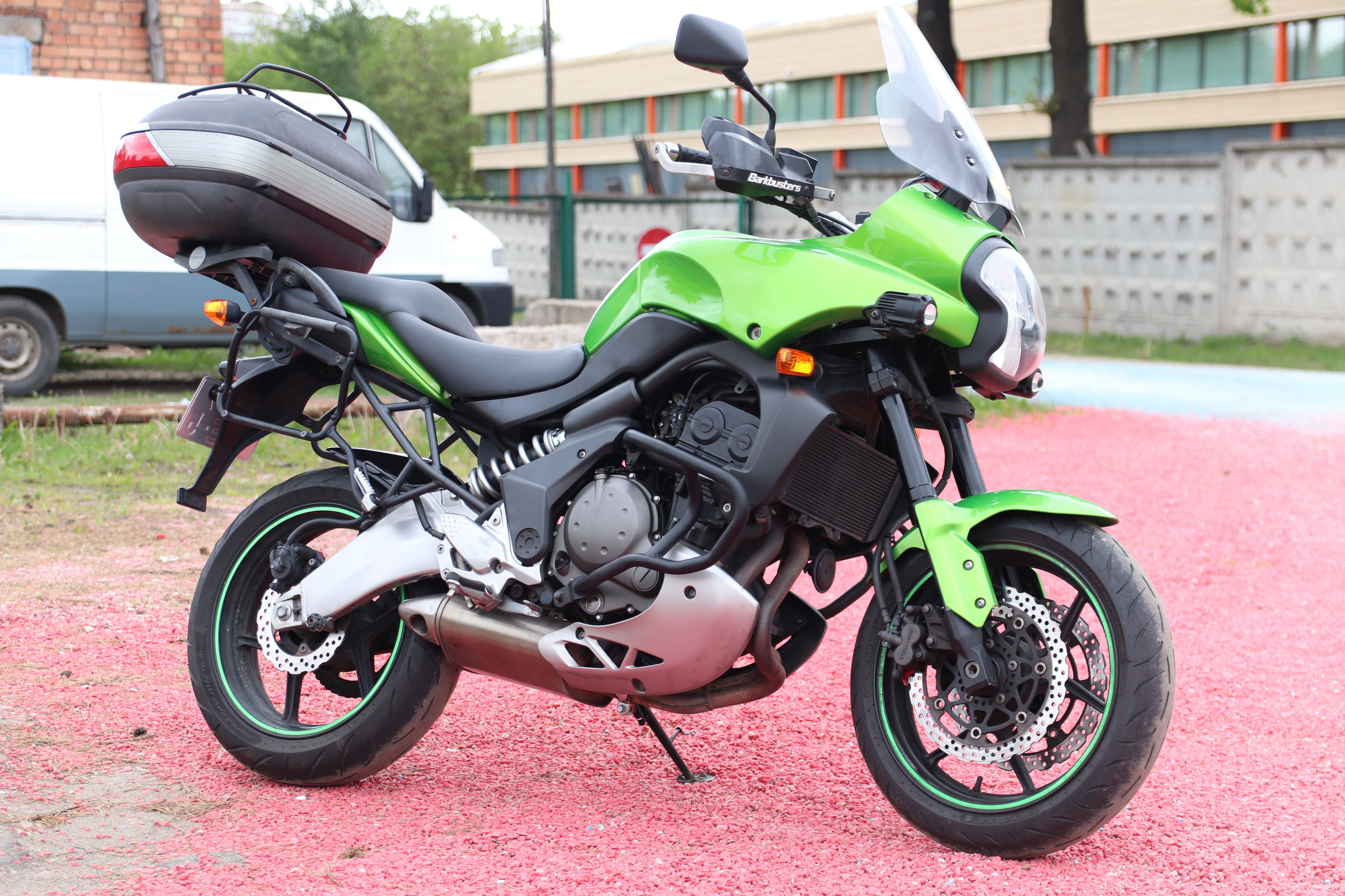 Туристический мотоцикл kawasaki versys 1000 2021. тестирование