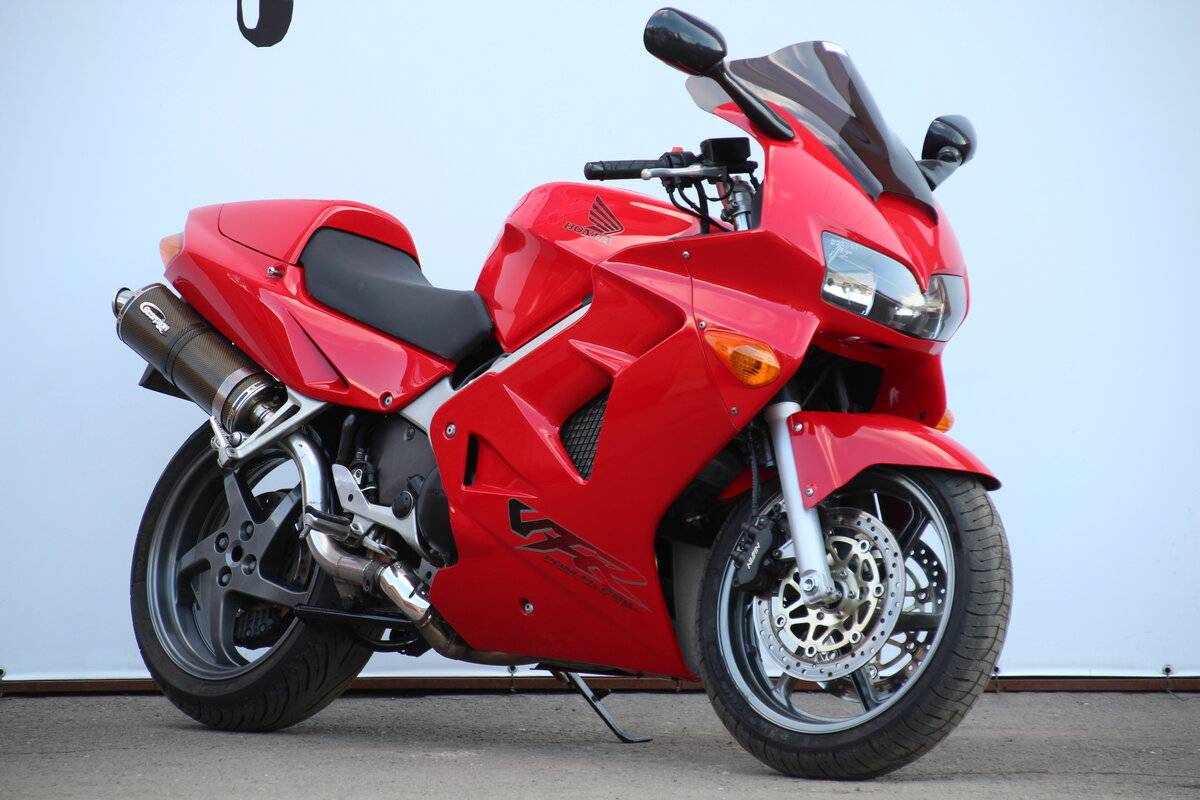 Мотоцикл хонда vfr 800 interceptor - один из лучших экземпляров в классе