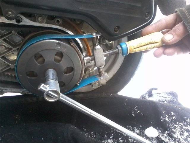 Фотоотчет: как отремонтировать крышку вариатора скутера?