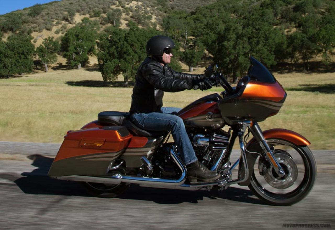 Harley-davidson road glide 2010, в стильном облике, (6 фото)