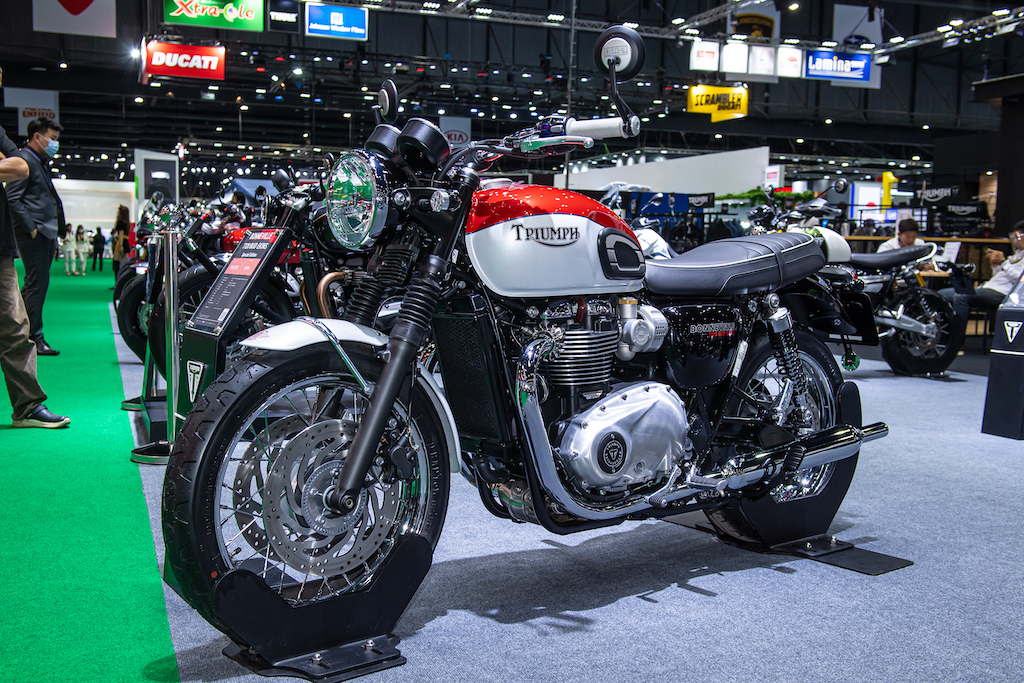 Мотоцикл triumph bonneville t100: описание, характеристики и отзывы владельцев