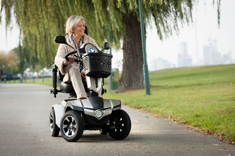 Скутер для инвалидов и пожилых людей: преимущества электроскутеров, характеристики