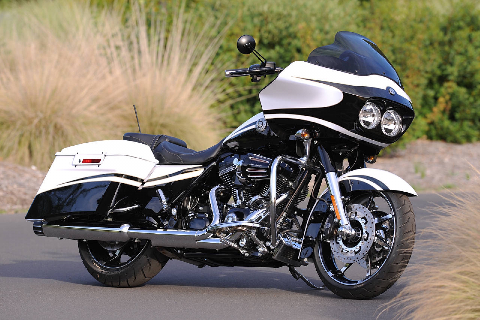 Harley davidson road glide limited 2020. тесты и подробности