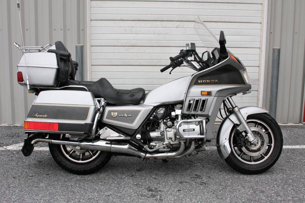 Honda gl1200 gold wing (interstate, deluxe, aspencade, limited edition): review, history, specs - bikeswiki.com, japanese motorcycle encyclopedia