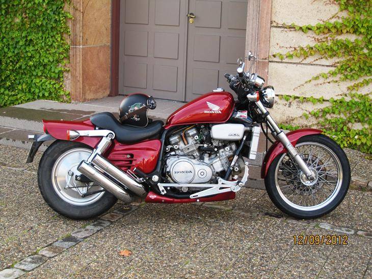 Информация по мотоциклу honda vf 750 magna (v45)