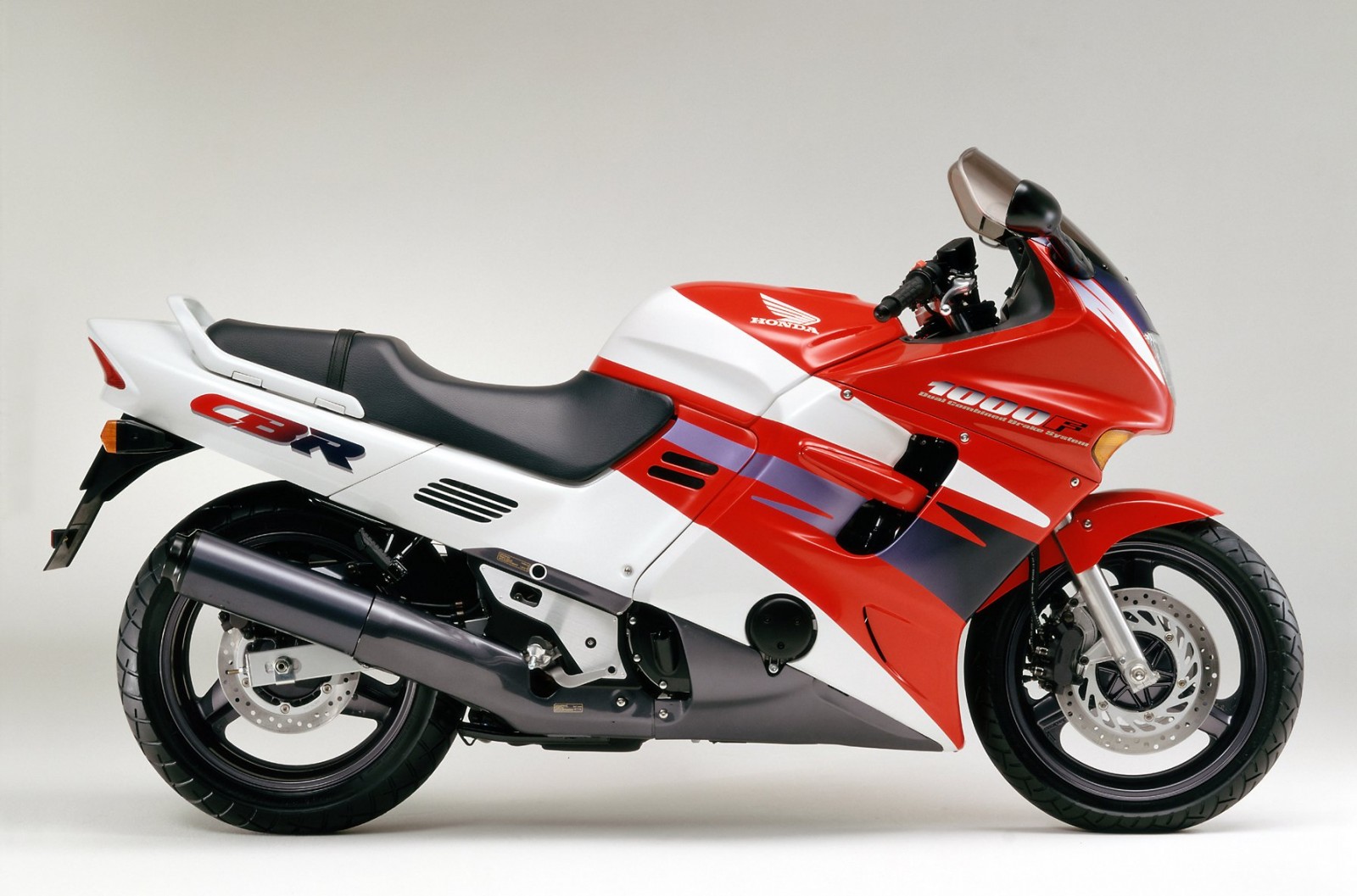 Honda cbr1000f (cbr 1000 f) и его технические характеристики