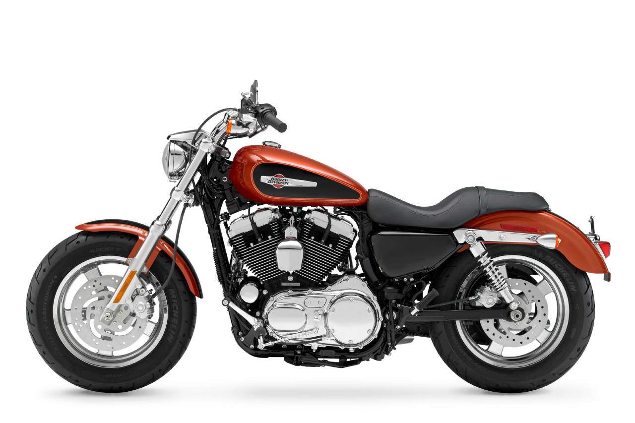 Мотоцикл harley-davidson 1200 sportster custom 2011