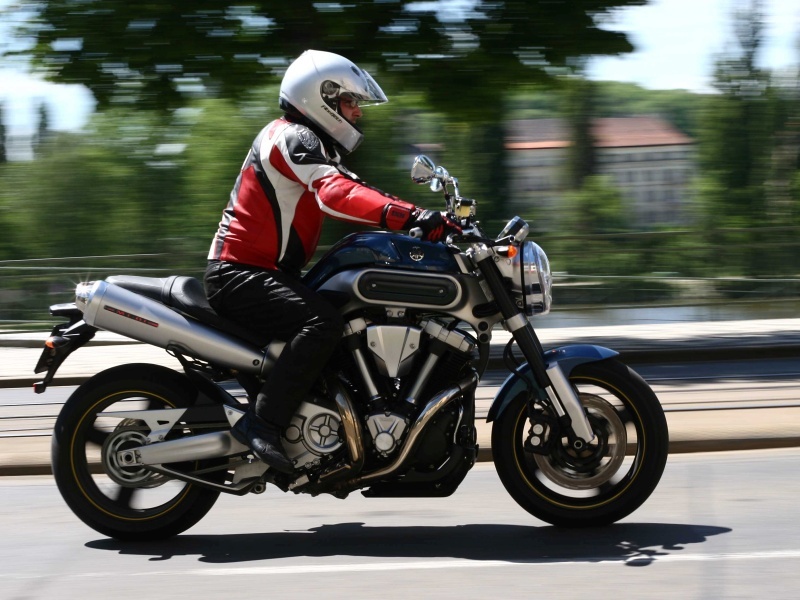Kawasaki versys 1000 tourer против yamaha mt-09 tracer, тест-драйв мотоциклов, характеристики, фото