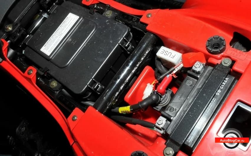 Аккумулятор мотоцикла: сохраняйте свинцовую или литиевую батарею - avtotachki