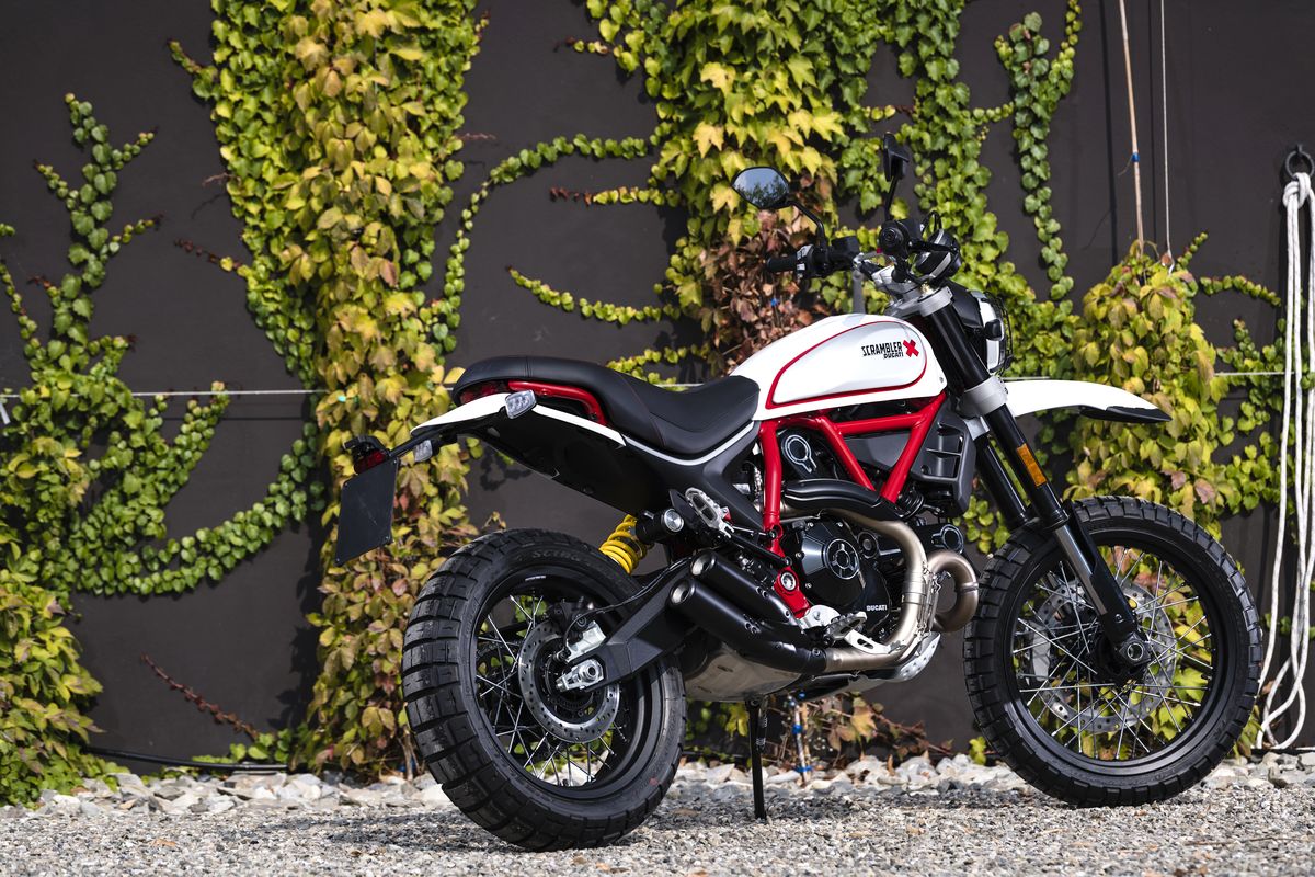 Эксклюзивный мотоцикл ducati scrambler для итальянской спортивной ассоциации