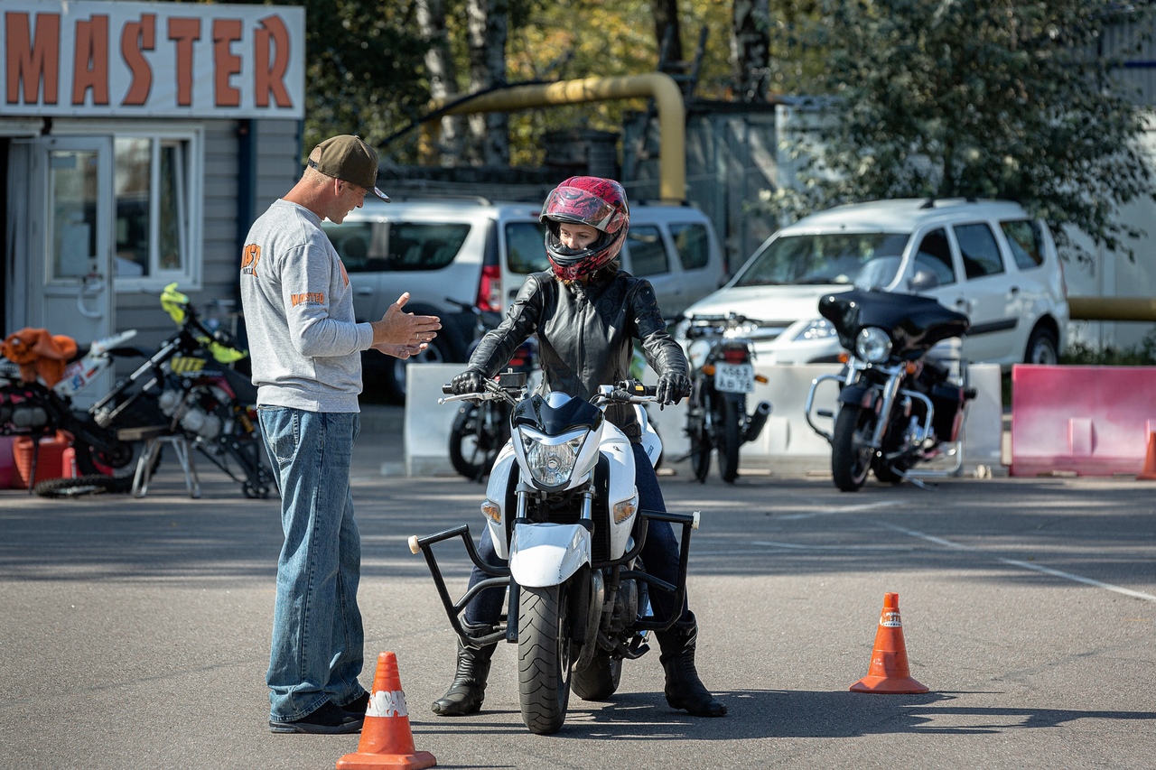 Уроки езды на мотоцикле для начинающих: бесплатные видео для обучения вождению - все курсы онлайн