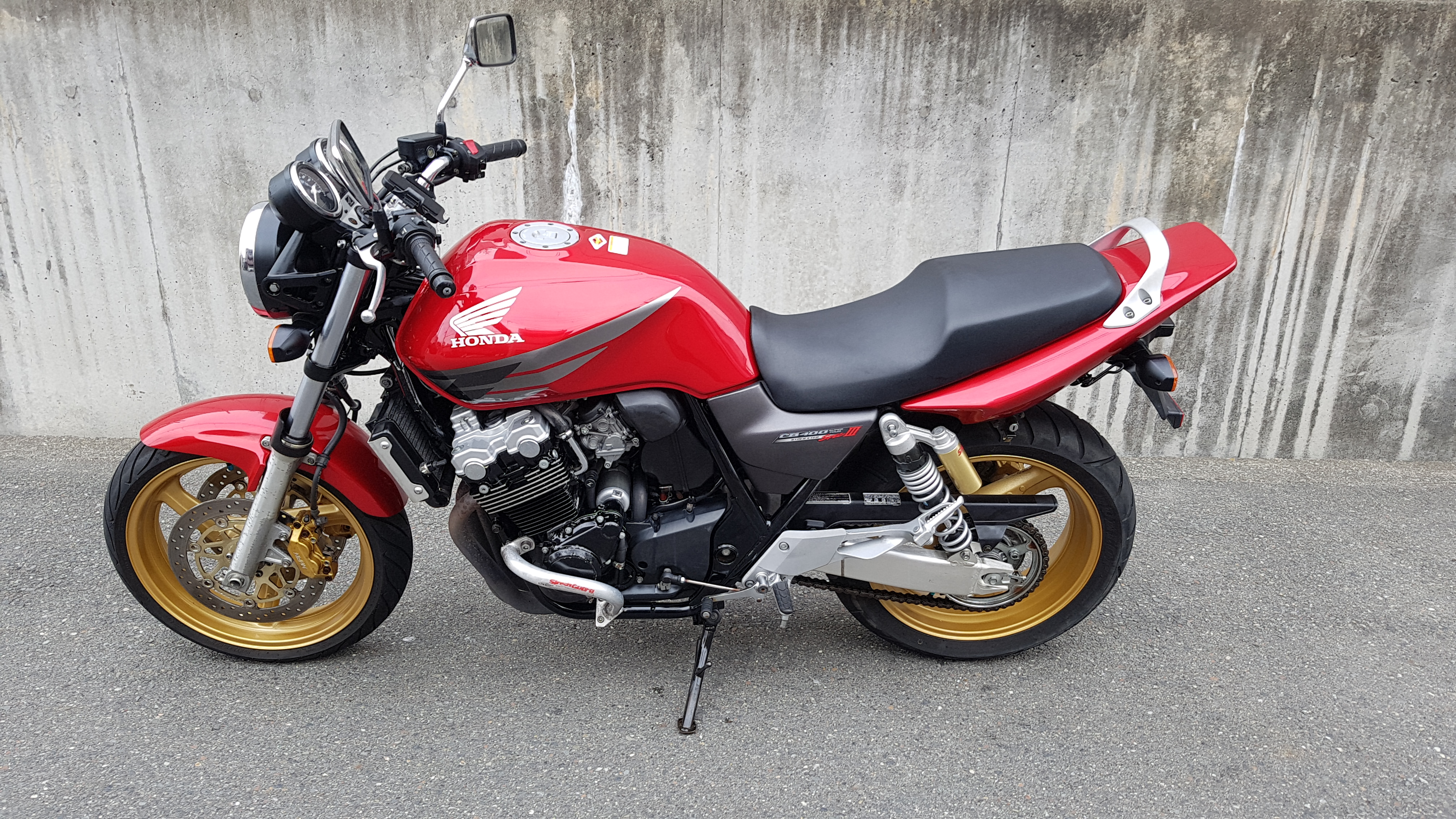 Мотоцикл honda cb 400 sf