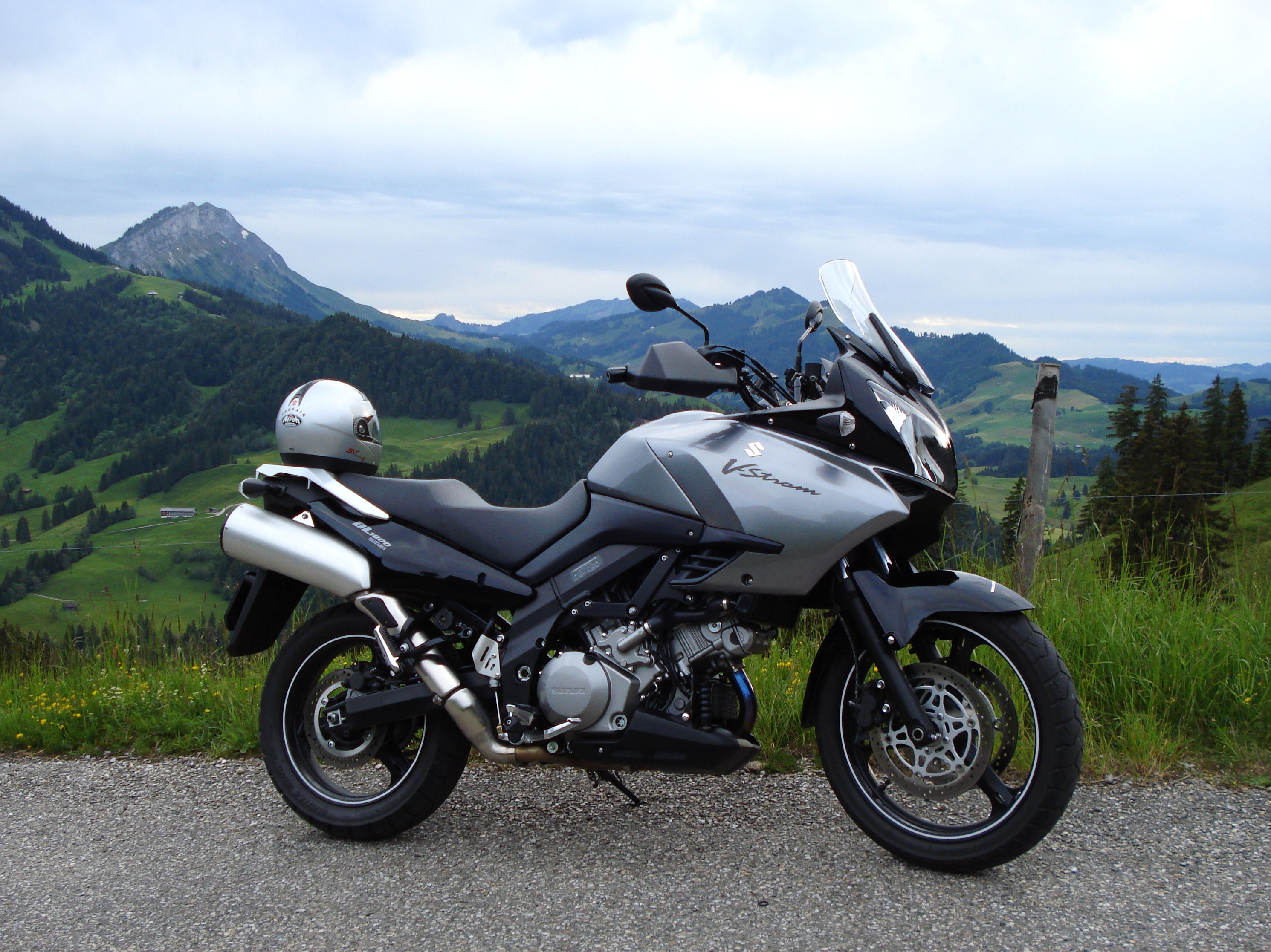 Что можно рассказать о мотоцикле suzuki dl1000 v-strom (2002-2010)
