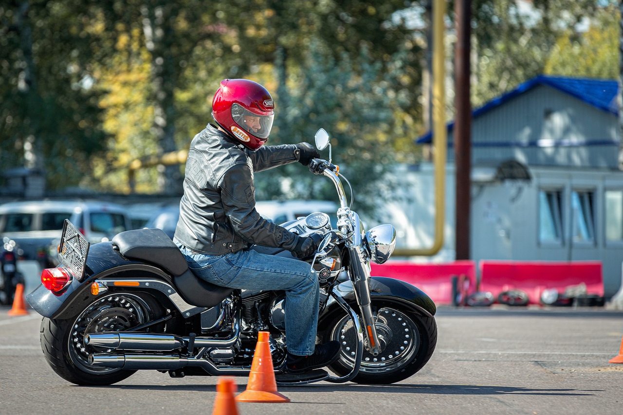 Полное руководство по обучению езде на заднем колесе на мотоцикле мир с мотоциклом, для мотолюбителей