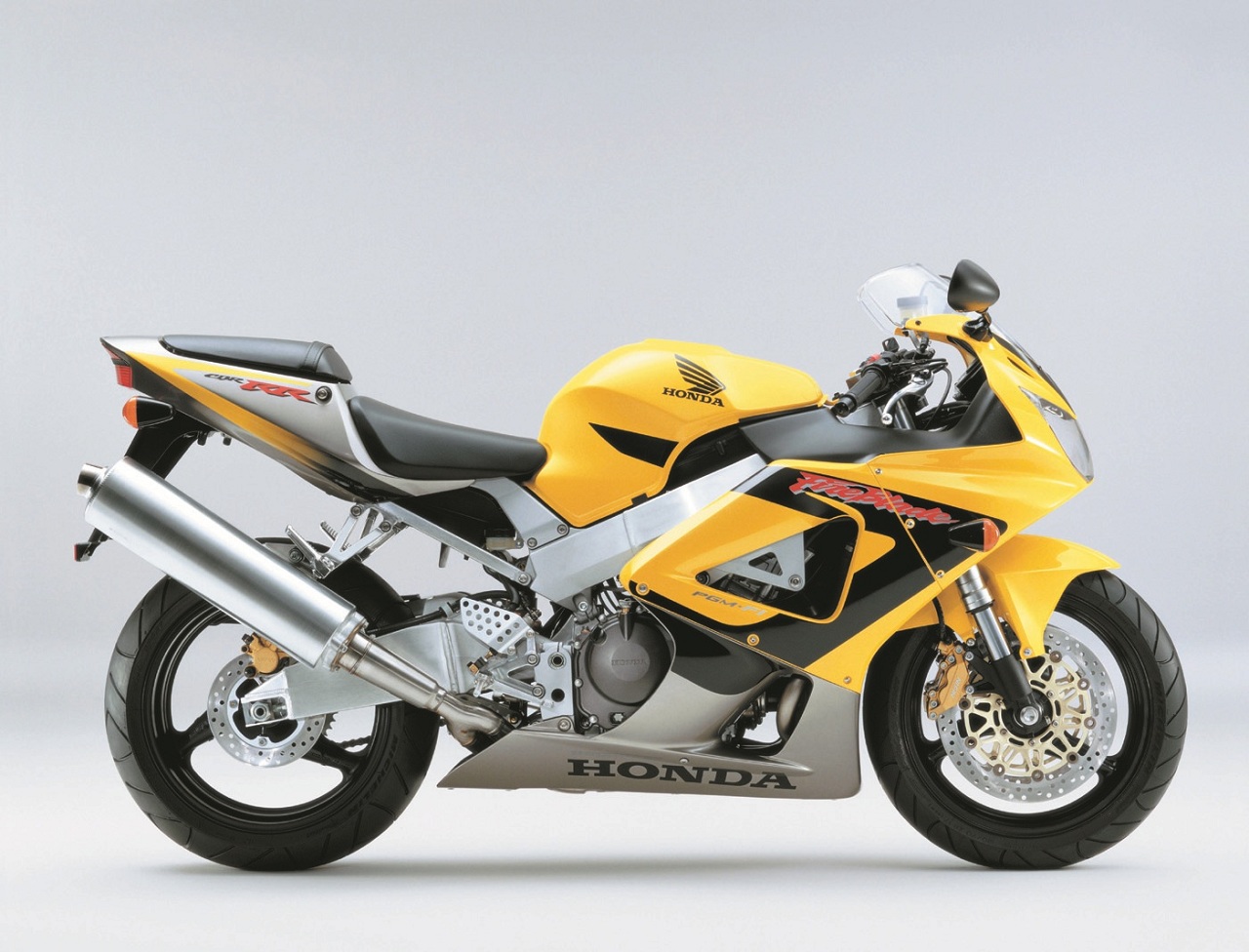 Honda cbr 900 rr fireblade — спортивный мотоцикл старой закалки
