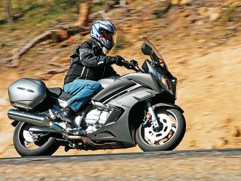 Тест-драйв мотоцикла Yamaha FJR1300A