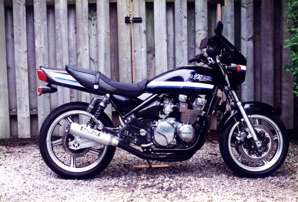 Мотоцикл kawasaki zephyr 550 1994: познаем в общих чертах