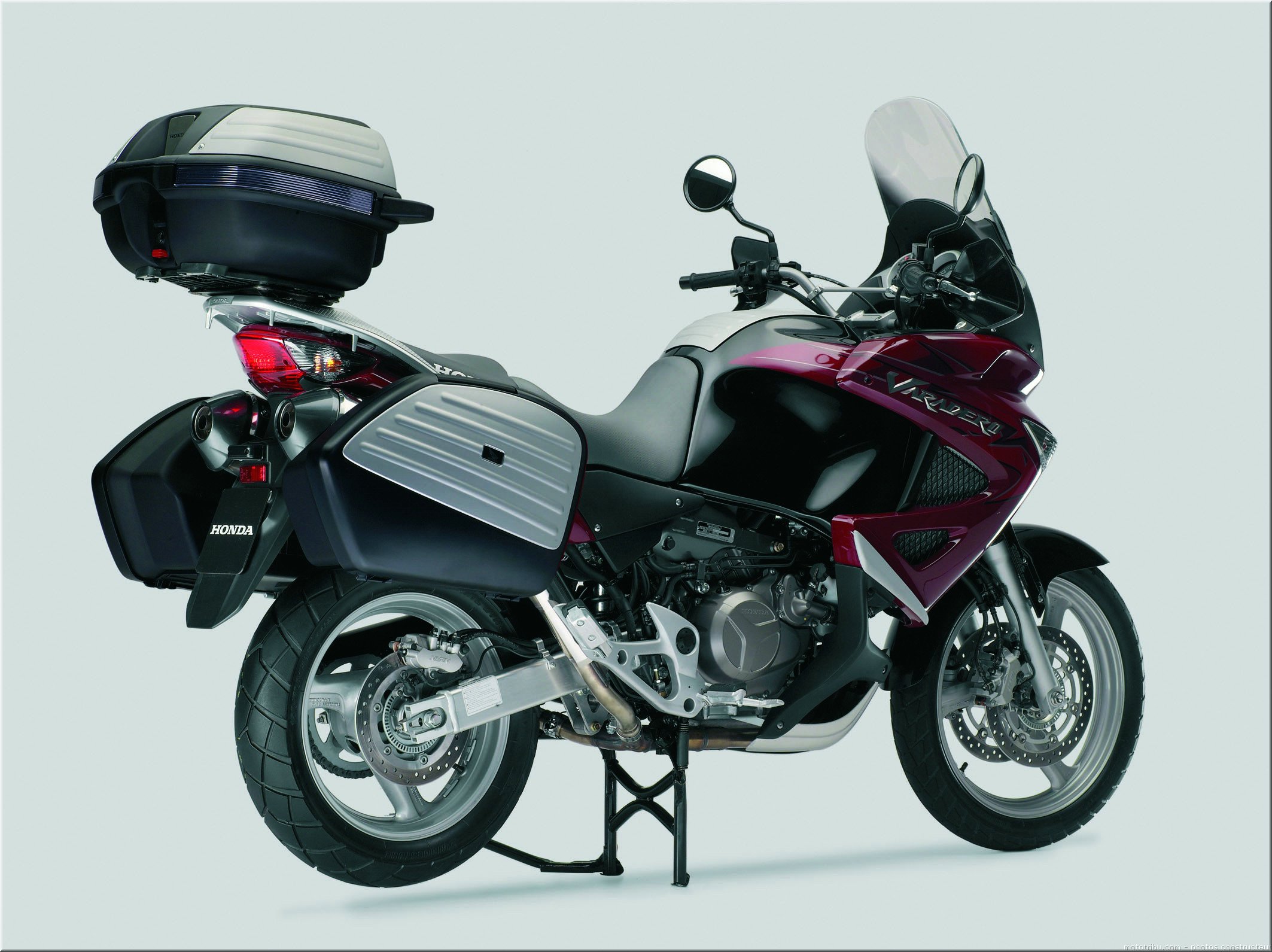 Обзор мотоцикла honda xl 1000 v varadero — bikeswiki - энциклопедия японских мотоциклов