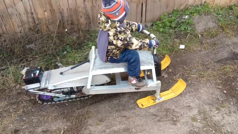 Как сделать детский снегоход на бензине своими руками?