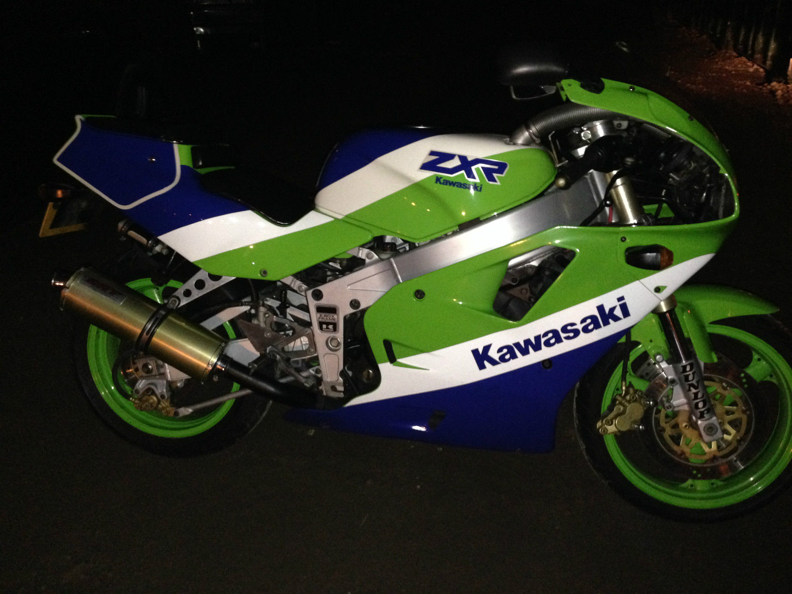 Kawasaki zzr 400