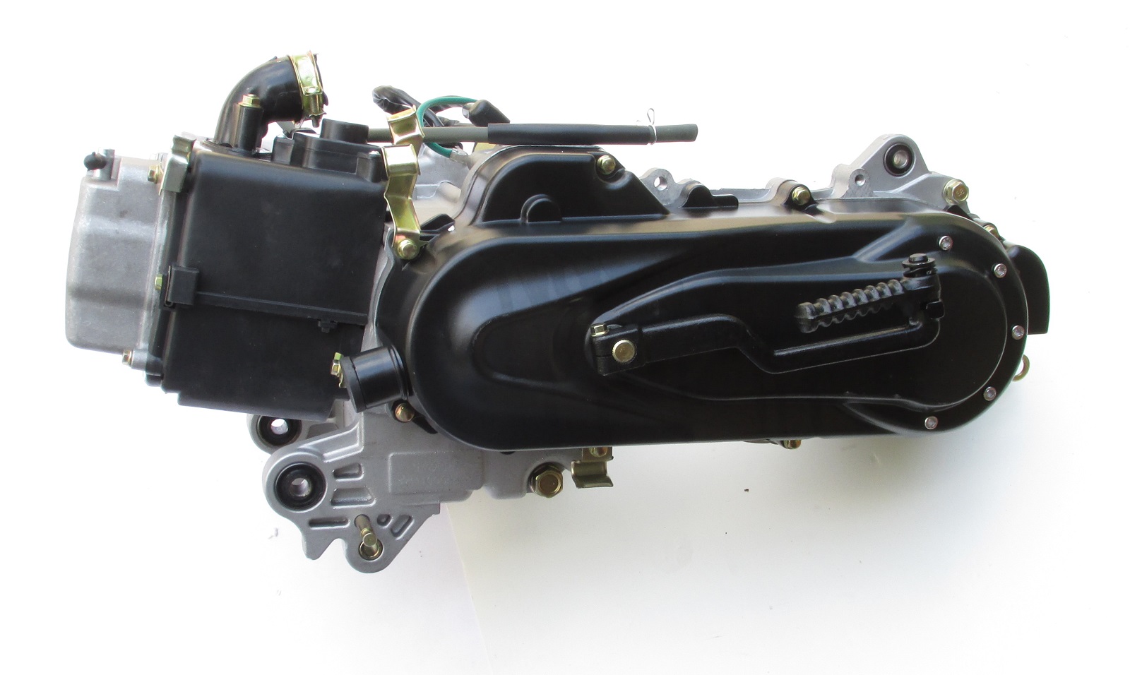 Объем двигателя скутера. какие характеристики следует учитывать при покупке скутера