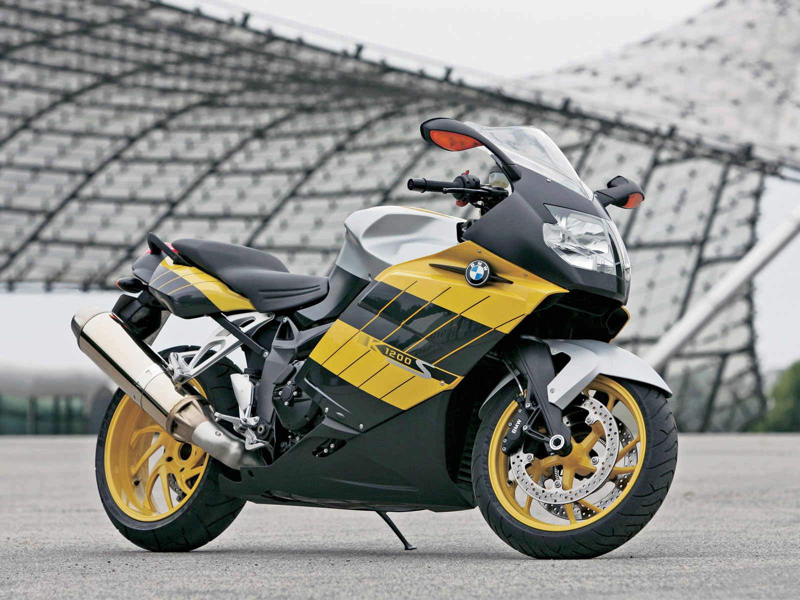 Мотоцикл bmw k1200s 2005 — излагаем в общих чертах