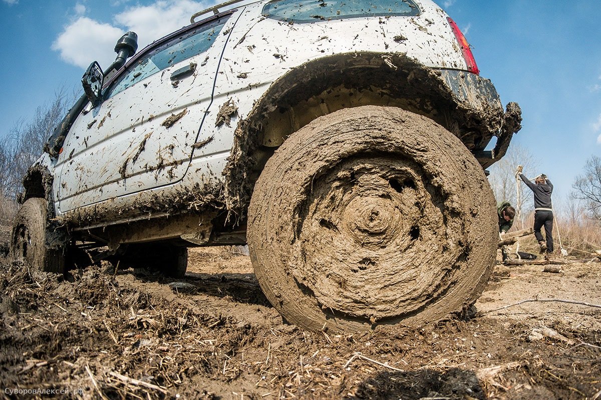 12 советов, чтобы выбраться из грязи, если автомобиль застрял