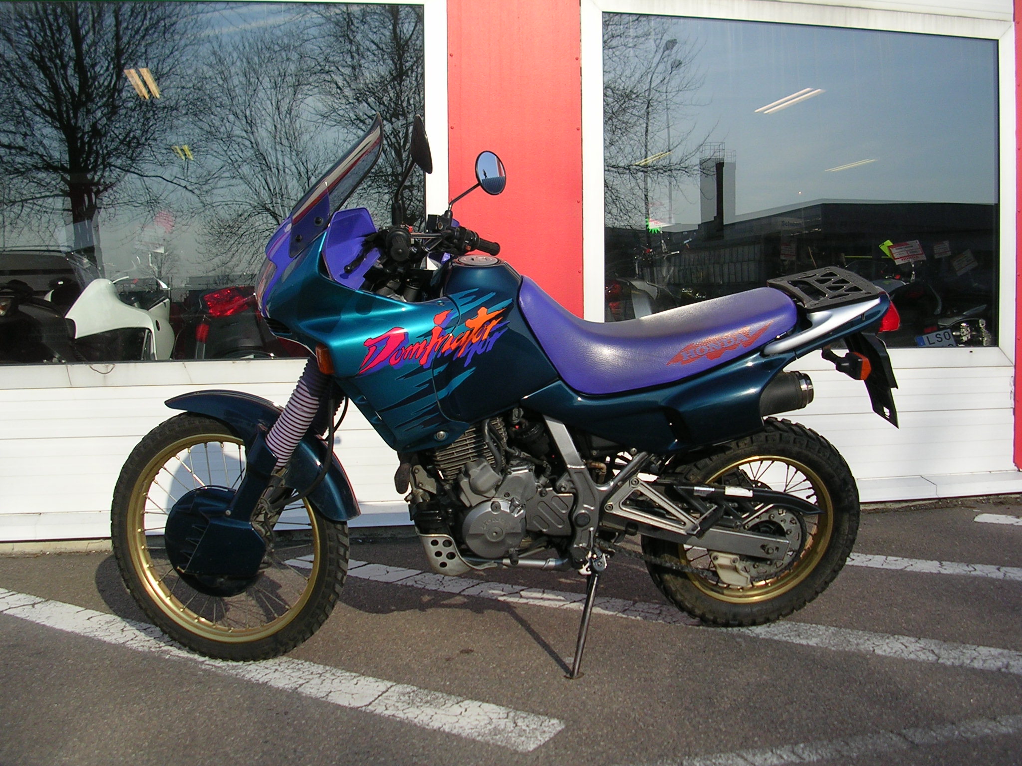 Honda nx 650 dominator 1994 - fiche moto - motoplanete