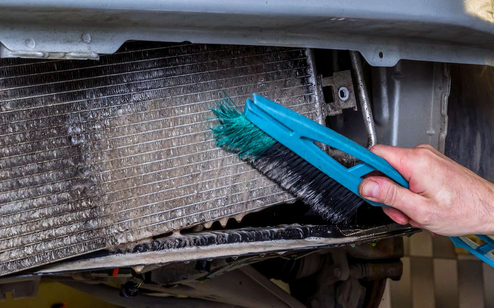 Как почистить радиатор автомобиля – в чем залог здоровья мотора?