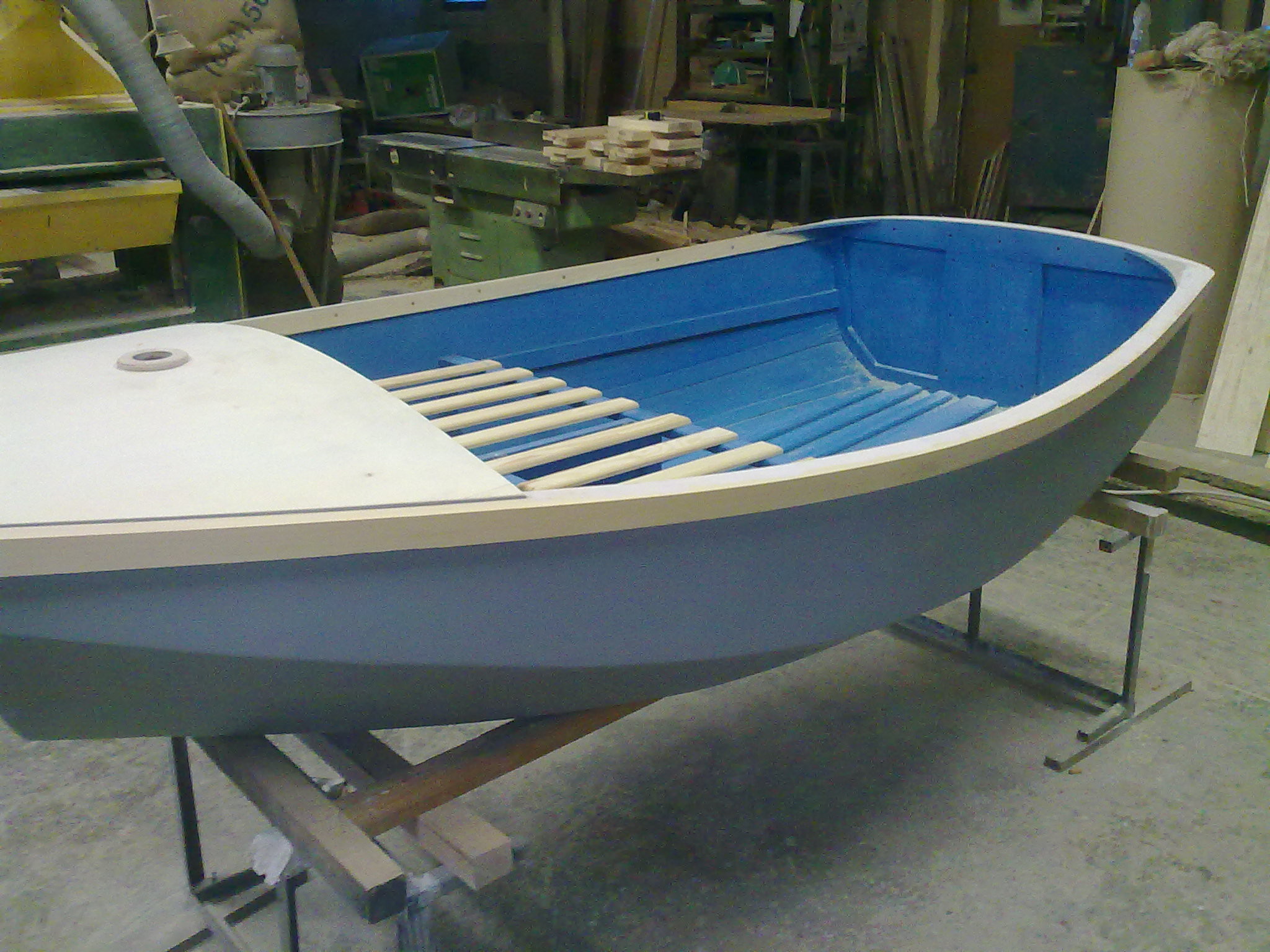 Как сделать лодку из пенопласта и стеклоткани своими руками?