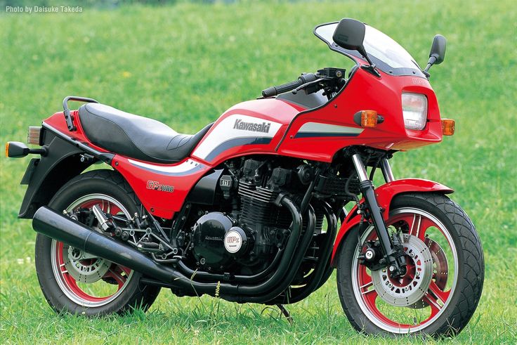 Обзор мотоцикла kawasaki gpz1000rx (ninja 1000r) — bikeswiki - энциклопедия японских мотоциклов
