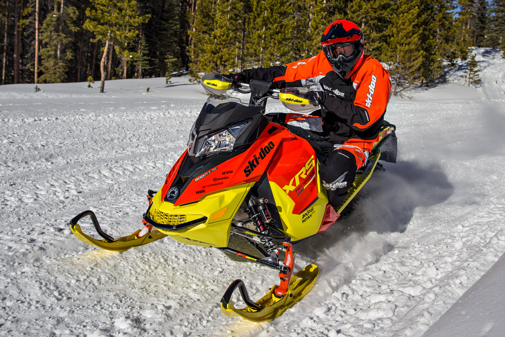 Ski-doo Mach Z - Снегоход для спорта и для путешествий
