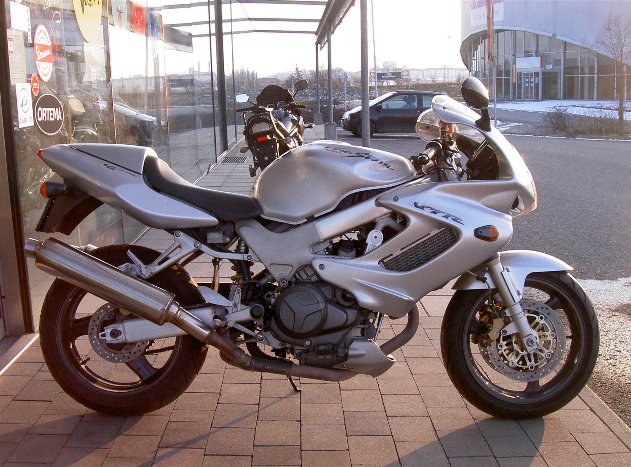 Мотоцикл honda vtr 1000 f firestorm 2001 цена, фото, характеристики, обзор, сравнение на базамото